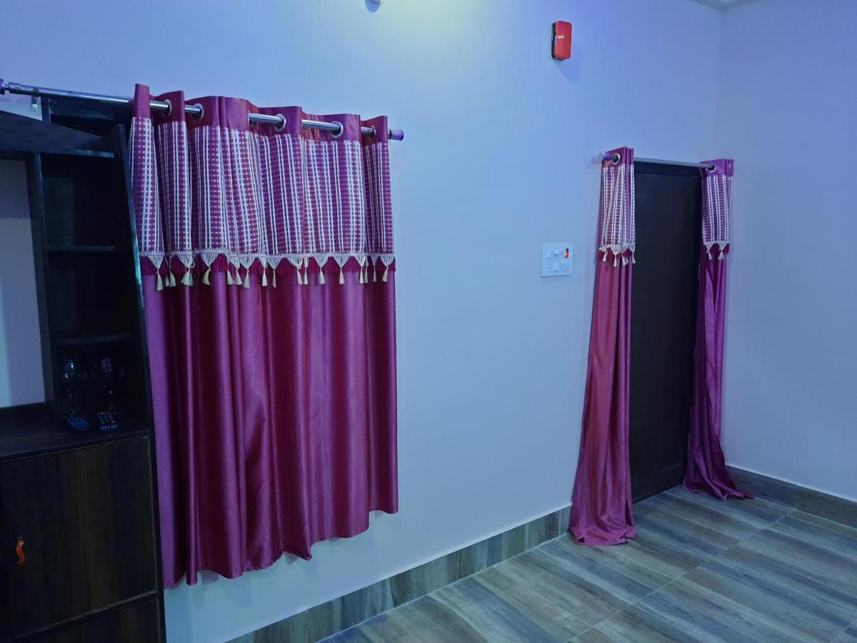 Hotel Blue Diamond Bahraich Екстериор снимка
